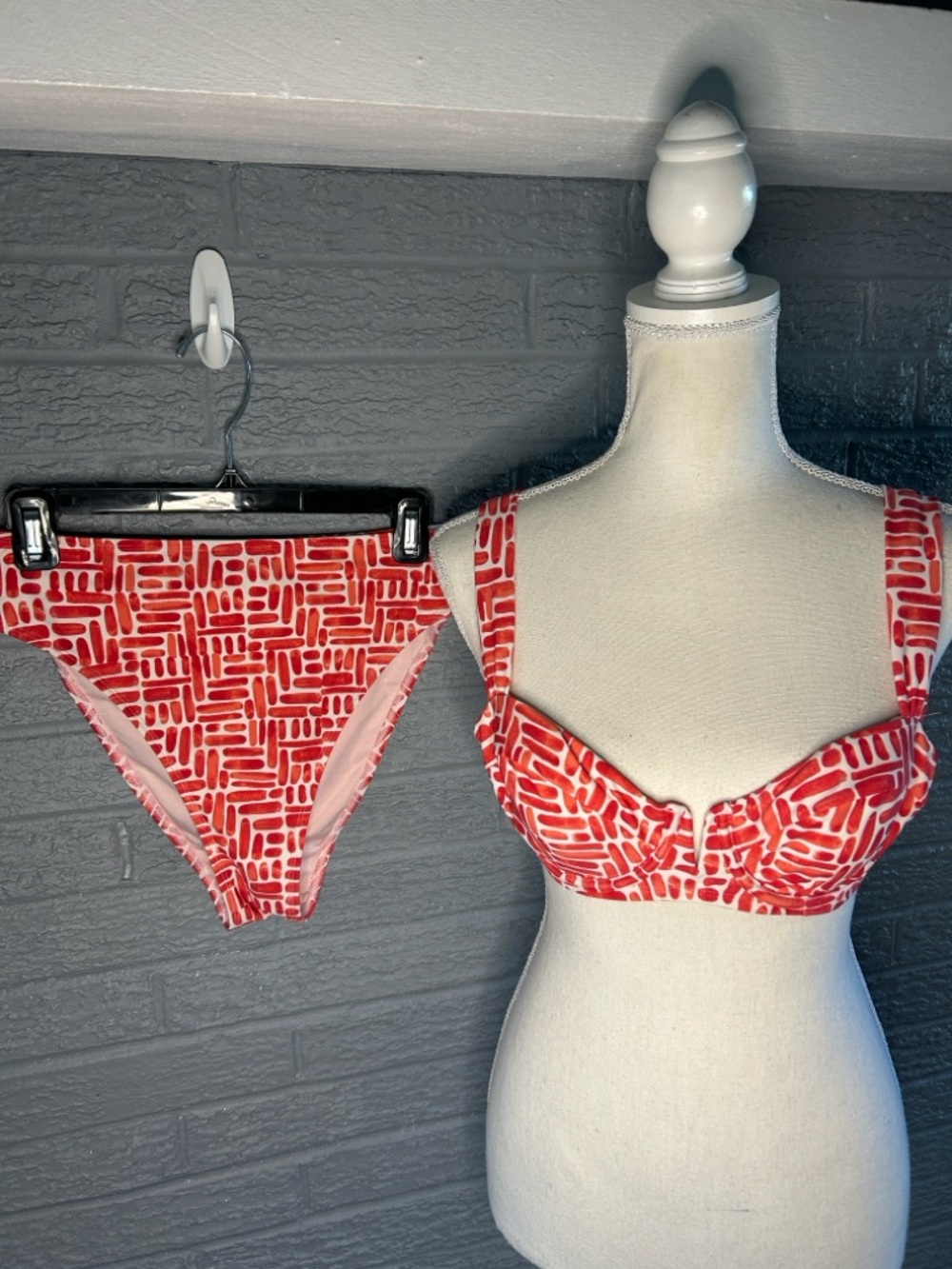 Cupshe When in Rome Abstract Bikini Set - Picture 3 of 6